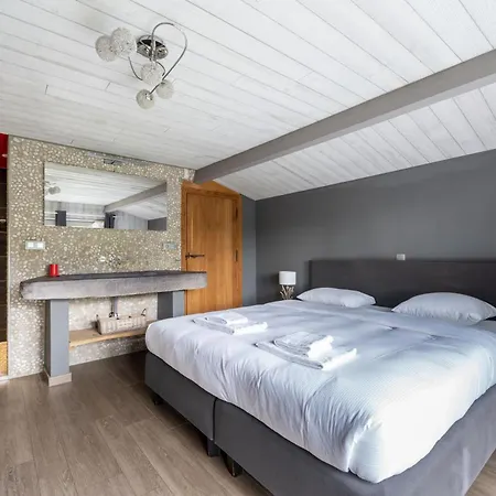 Alhoumont - L'echappee Ardennaise - Rustique Holiday home *